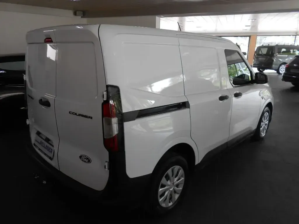 Gebraucht Ford Transit Trend 101 PS (74 kW) 2024 Weiß Van / Kleinbus