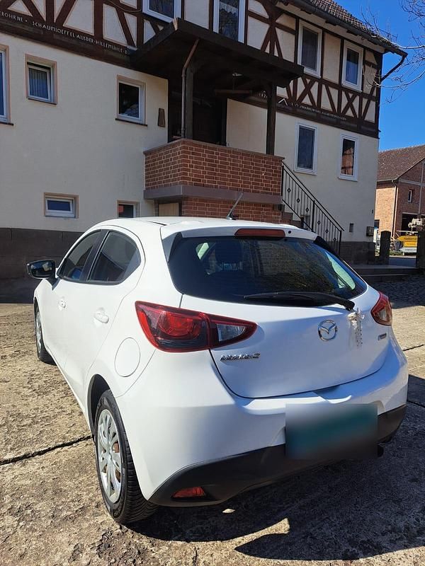 Gebraucht Mazda 2 75 PS (55 kW) 2019 Weiß Kleinwagen