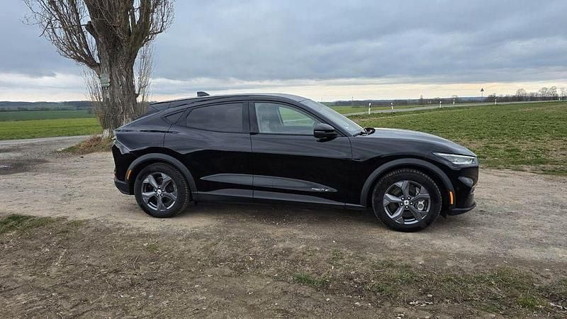 Gebraucht Ford Mustang Mach-E Extended Range 216 kW (294 PS) 2022 Schwarz SUV