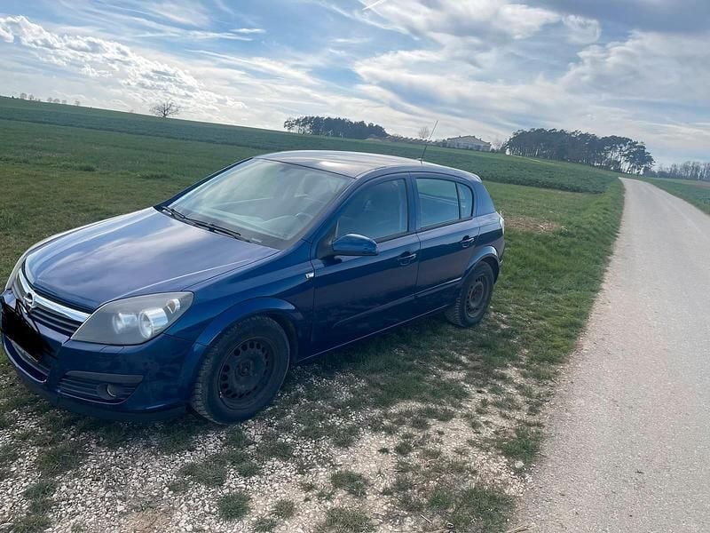 Gebraucht Opel Astra 105 PS (77 kW) 2006 Blau Limousine