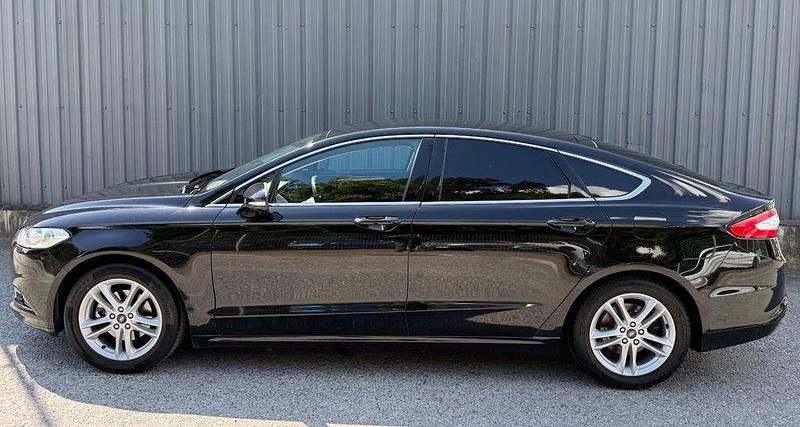 Gebraucht Ford Mondeo Titanium 150 PS (110 kW) 2016 Schwarz Limousine