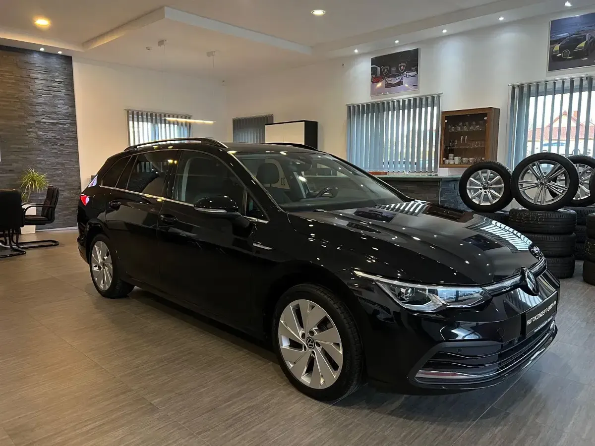 Gebraucht VW Golf VIII Style 150 PS (110 kW) 2022 Schwarz Kombi