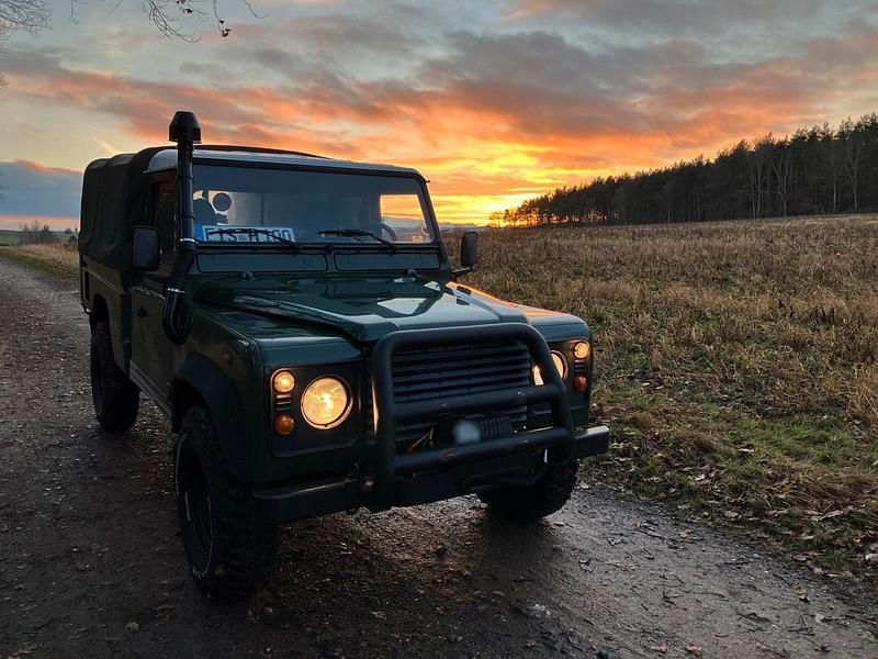 Gebraucht Land Rover Defender 122 PS (89 kW) 2002 Grün Pickup