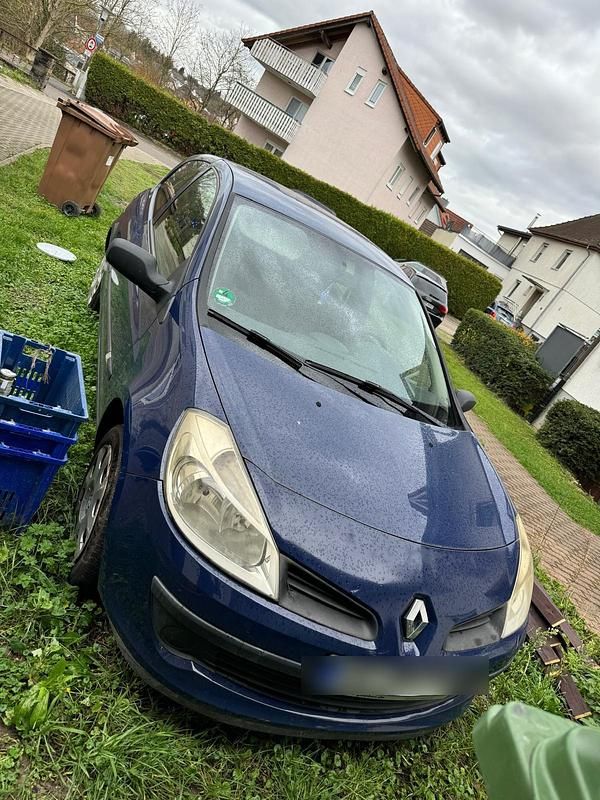 Blau Gebraucht 2006 Renault Clio II Kleinwagen | 750 € (Fairer Preis) - Bild 1/4