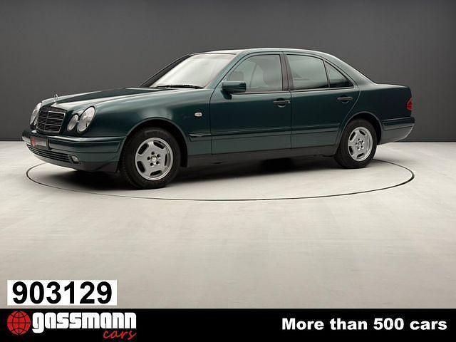 Gebraucht Mercedes E220 95 PS (69 kW) 1997 Limousine