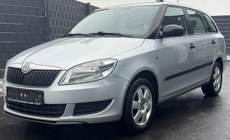 Silber Gebraucht 2012 Skoda Fabia Active Kombi | 2.970 € (Guter Preis) - Bild 1/4