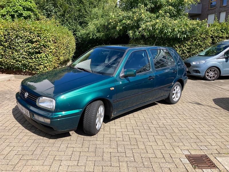 Grün Gebraucht 1997 VW Golf III Limousine | 1.000 € - Bild 1/4