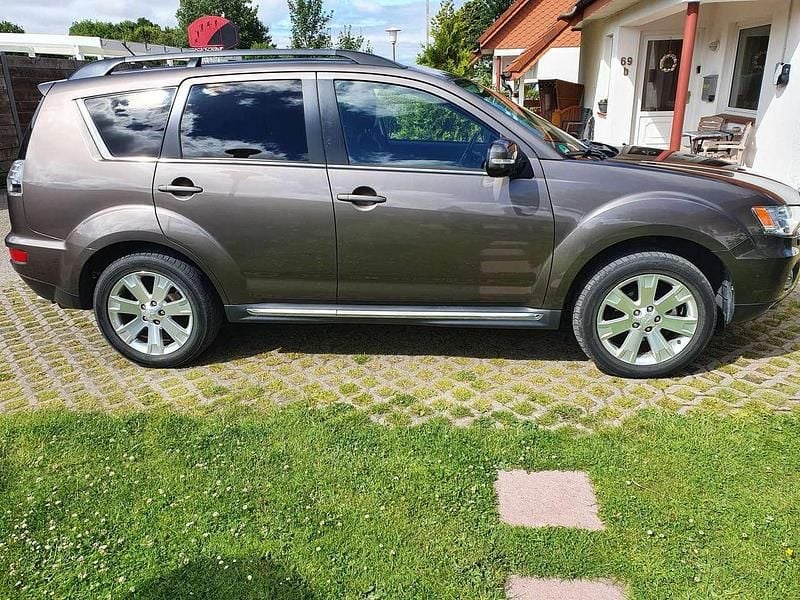 Gebraucht Mitsubishi Outlander Motion 177 PS (130 kW) 2012 Braun SUV