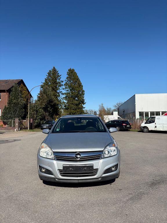 Gebraucht Opel Astra Edition 105 PS (77 kW) 2007 Silber Limousine
