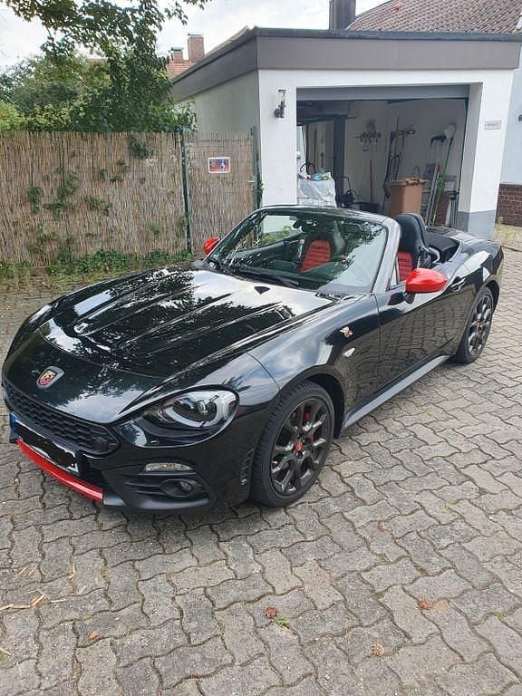 Schwarz Gebraucht 2017 Abarth 124 Spider Turismo Cabrio | 29.700 € (Fairer Preis) - Bild 1/4