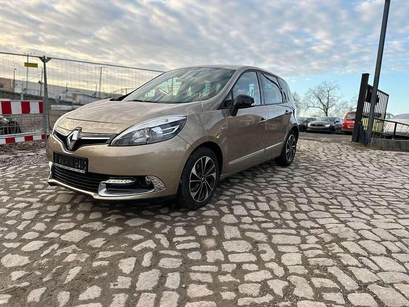 Beige dune Gebraucht 2015 Renault Scénic III Bose Edition Van / Kleinbus | 7.090 € (Fairer Preis) - Bild 1/4