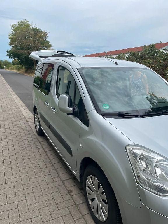Gebraucht Citroën Berlingo 92 PS (67 kW) 2011 Silber Van / Kleinbus