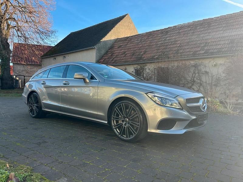 Silber Gebraucht 2015 Mercedes CLS350 Kombi | 21.000 € - Bild 1/4