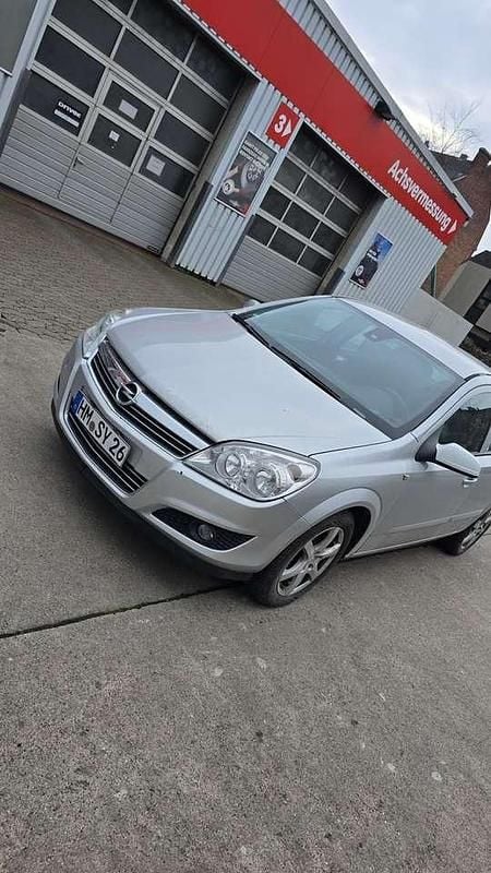 Gebraucht Opel Astra Edition 116 PS (85 kW) 2009 Limousine