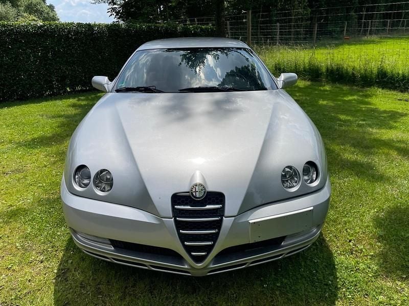 Silber Gebraucht 2007 Alfa Romeo GTV Coupé | 5.300 € - Bild 1/4
