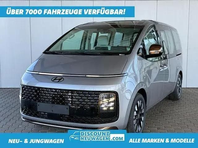 Shimmering silver metallic Neu 2025 Hyundai Staria Van | 51.650 € (Fairer Preis) - Bild 1/4