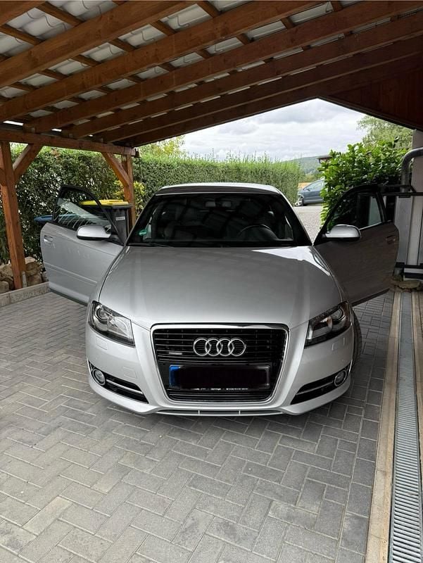 Silber Gebraucht 2012 Audi A3 S-Line Kombi | 10.800 € (Superpreis) - Bild 1/4