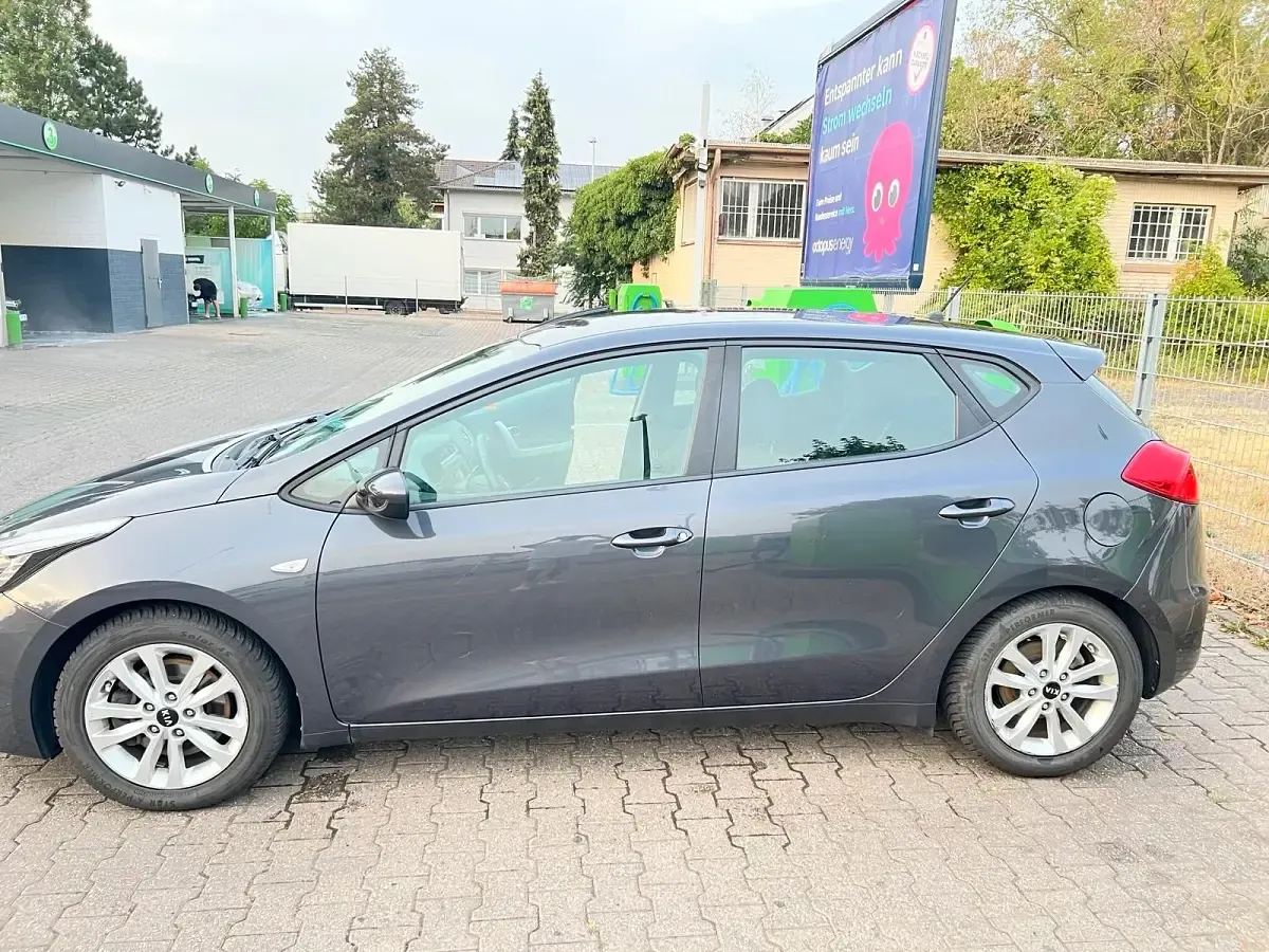 Gebraucht Kia Ceed 99 PS (72 kW) 2017 Grau Kleinwagen