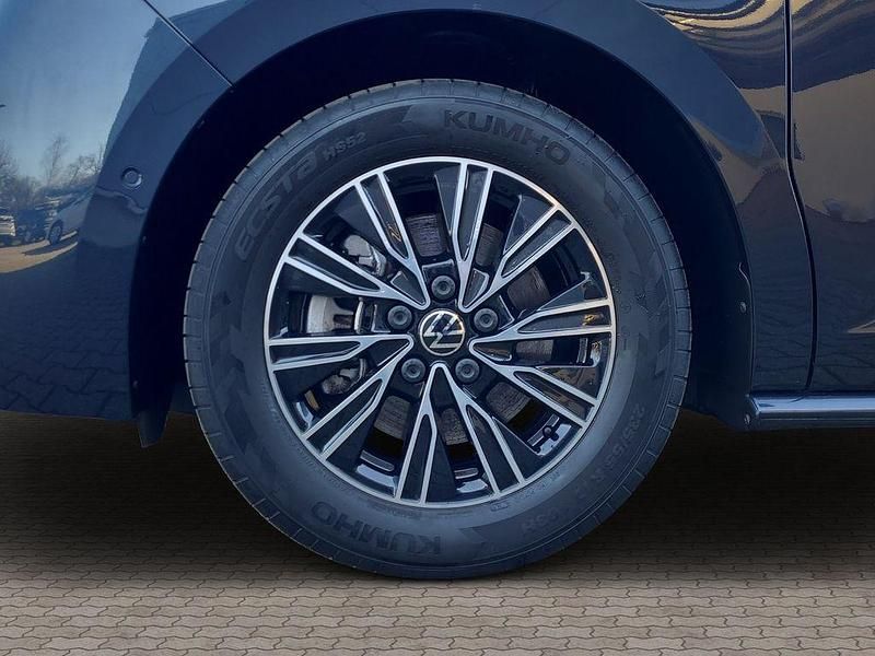 Gebraucht VW Multivan 150 PS (110 kW) 2025 Blau Van