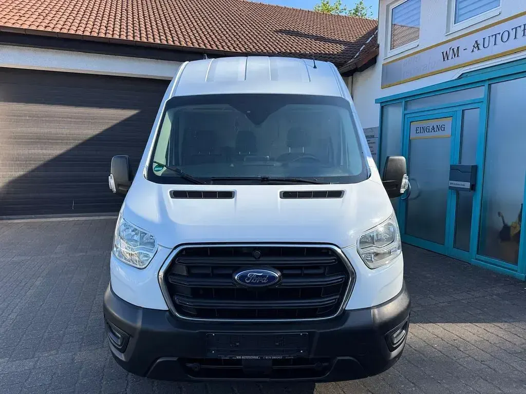 Gebraucht Ford Transit Trend 131 PS (96 kW) 2022 Weiß Van / Kleinbus