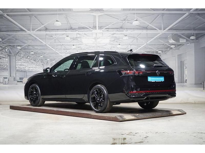 Gebraucht VW Passat R-line 150 PS (110 kW) 2024 Andere farbe Kombi