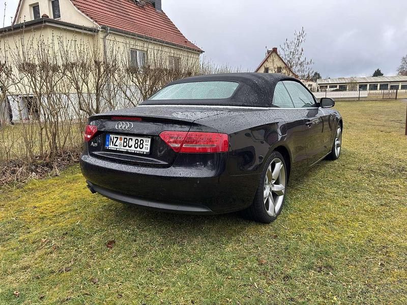 Gebraucht Audi A5 Cabriolet 170 PS (125 kW) 2010 Schwarz Cabrio