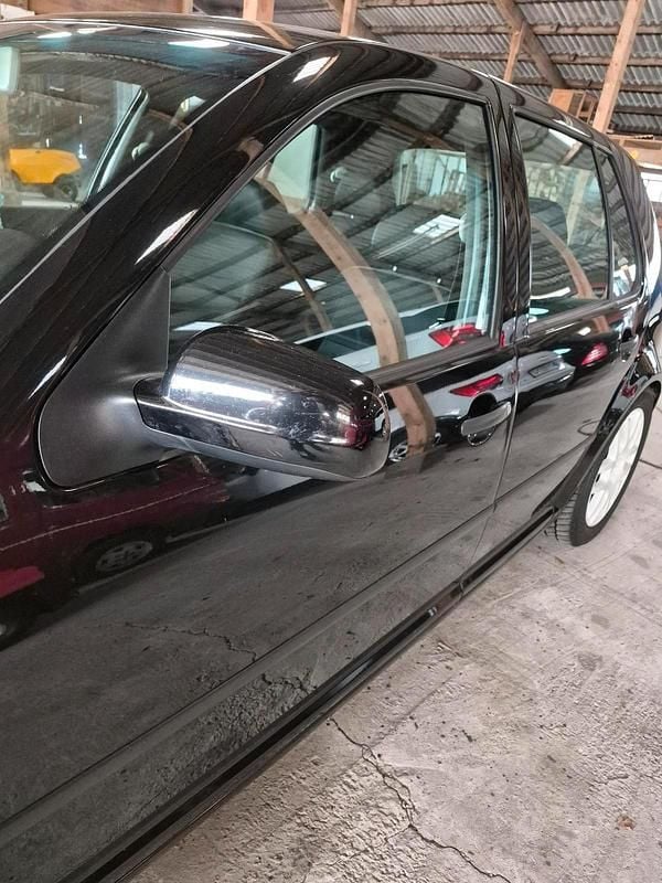 Gebraucht VW Golf IV 75 PS (55 kW) 2002 Schwarz Kleinwagen