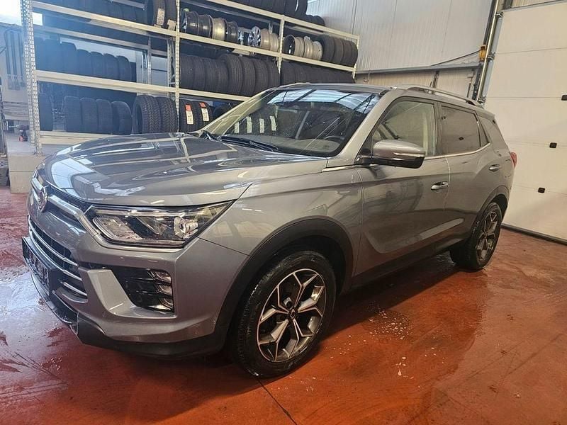 Grau Gebraucht 2022 Ssangyong (KGM) Korando SUV | 9.900 € - Bild 1/4