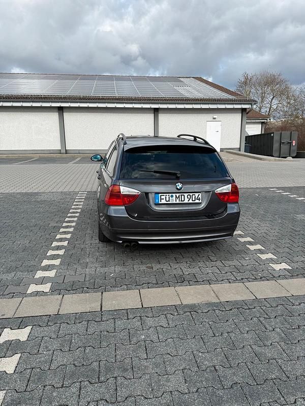 Gebraucht BMW 325 218 PS (160 kW) 2007 Grau Kombi