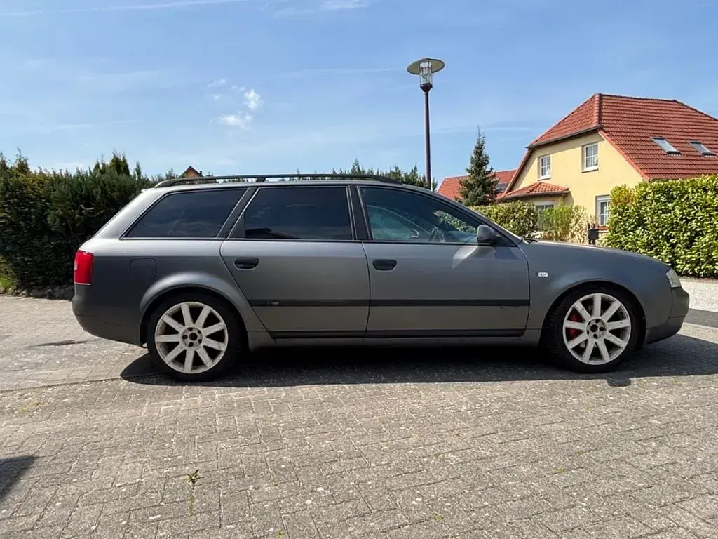 Second-hand Audi A6 Sport 163 CP (119 kW) 2005 Gri Break
