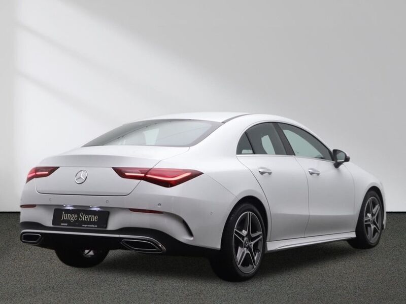 Gebraucht Mercedes CLA200 AMG line 150 PS (110 kW) 2024 Weiß Limousine