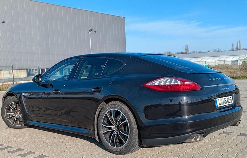 Gebraucht Porsche Panamera 250 PS (183 kW) 2012 Schwarz Kleinwagen