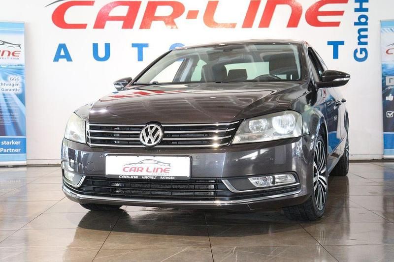 Moccaanthrazit perleffekt Gebraucht 2011 VW Passat Comfortline Limousine | 7.999 € (Fairer Preis) - Bild 1/4