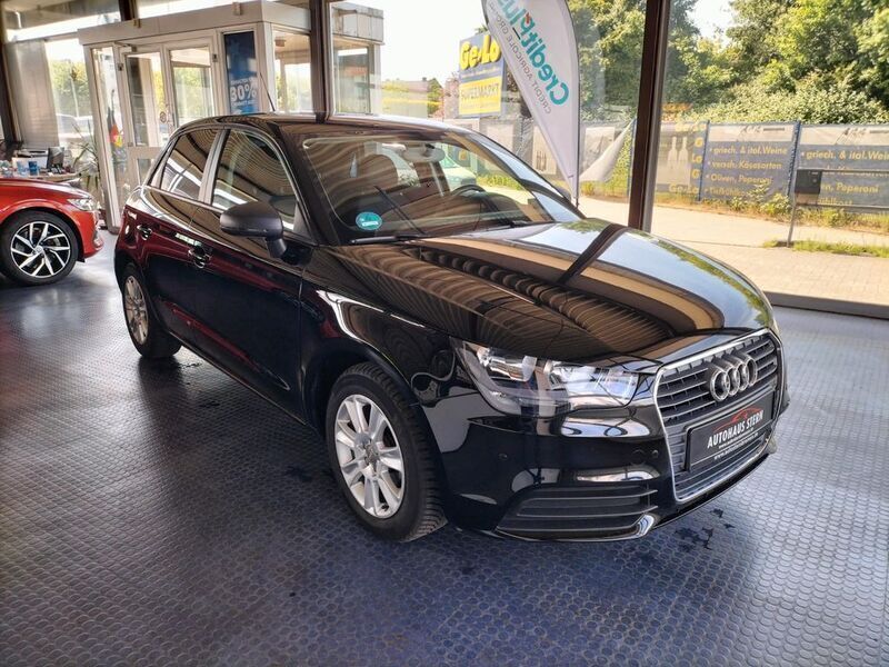 Schwarz Gebraucht 2013 Audi A1 Sportback Attraction Kleinwagen | 9.300 € (Etwas zu teuer) - Bild 1/4