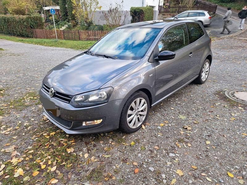 Grau Gebraucht 2012 VW Polo Kleinwagen | 4.999 € (Guter Preis) - Bild 1/4