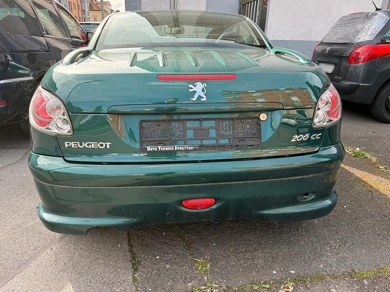 Gebraucht Peugeot 206 CC 109 PS (80 kW) 2003 Grün Cabrio