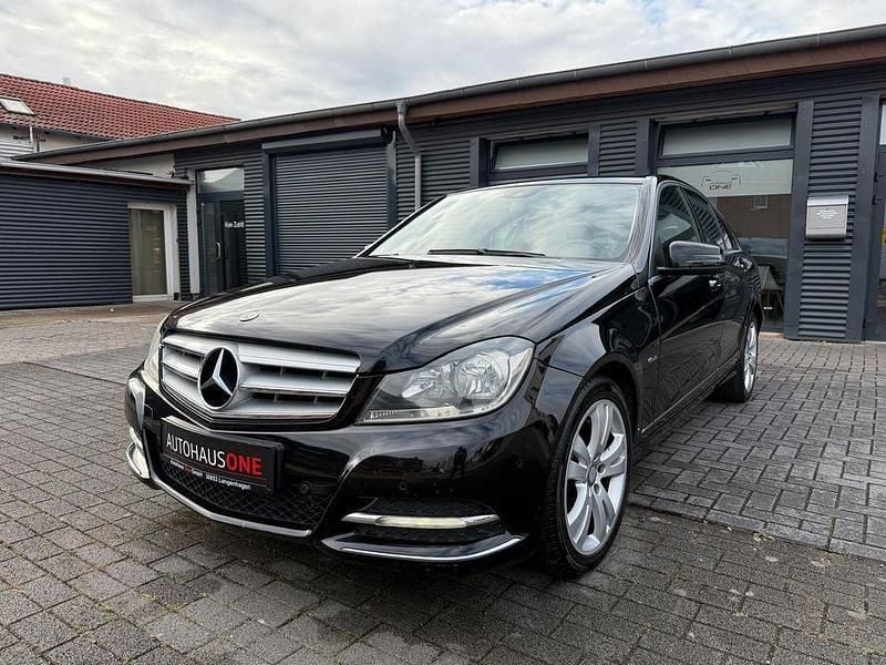 Schwarz Gebraucht 2011 Mercedes C250 Avantgarde Limousine | 9.990 € (Guter Preis) - Bild 1/4