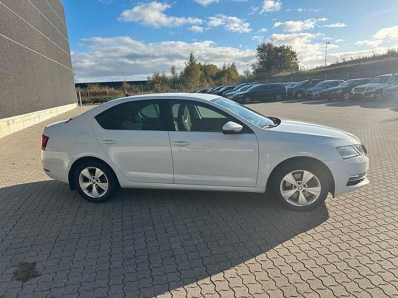 Gebraucht Skoda Octavia Style 190 PS (139 kW) 2018 Weiß Limousine