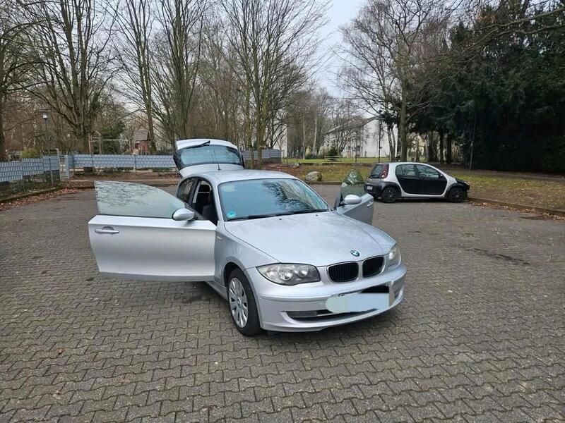 Silber Gebraucht 2008 BMW 120 Kleinwagen | 3.999 € (Fairer Preis) - Bild 1/4