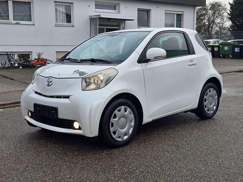 Gebraucht Toyota iQ 68 PS (50 kW) 2009 White pearl cs Kleinwagen