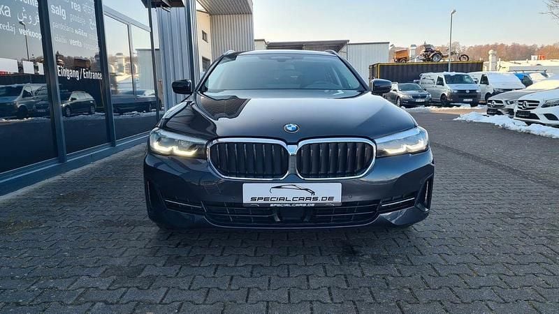 Gebraucht BMW 520 190 PS (139 kW) 2023 Grau Limousine
