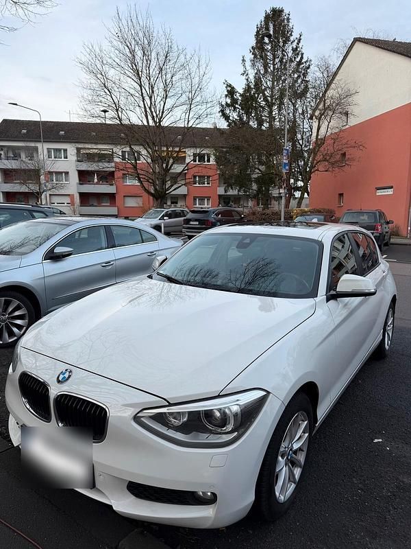 Gebraucht BMW 120 190 PS (139 kW) 2015 Weiß Kleinwagen