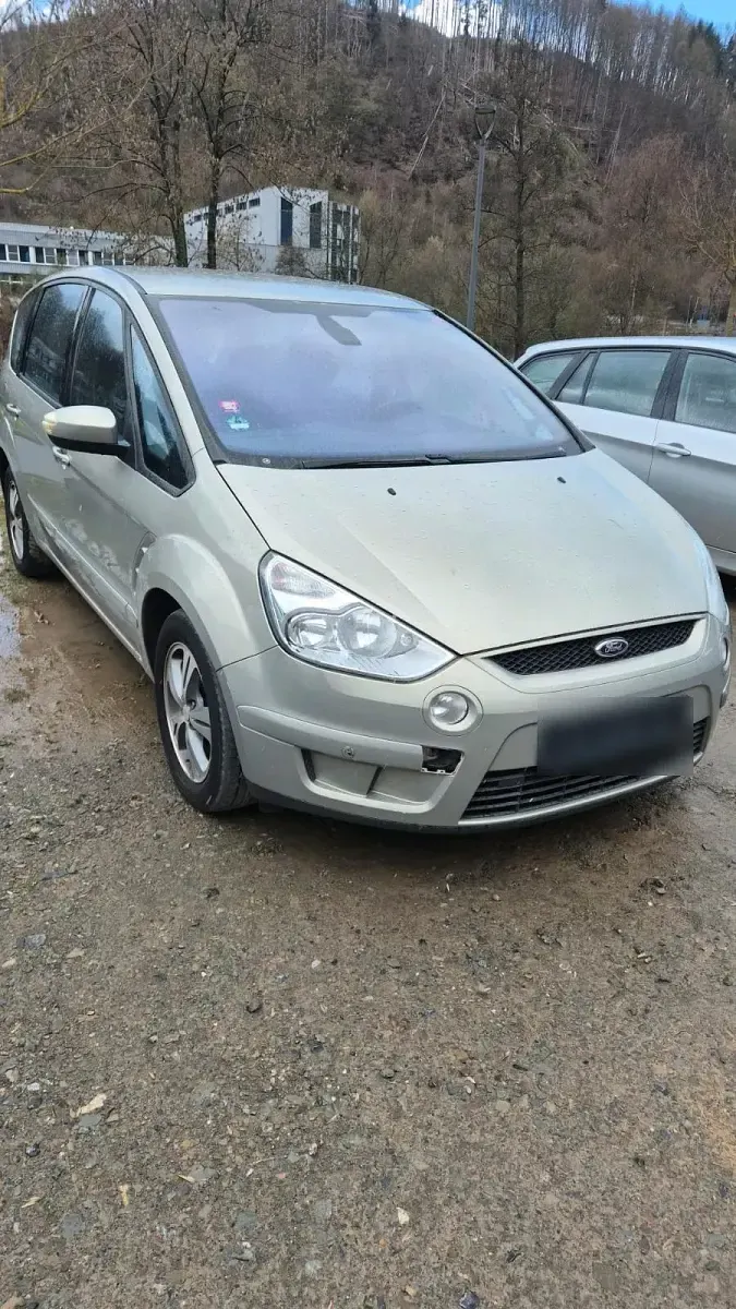 Gebraucht Ford S-MAX 140 PS (102 kW) 2009 Van / Kleinbus