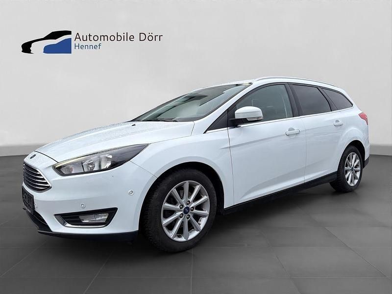 Weiß Gebraucht 2017 Ford Focus Titanium Limousine | 9.500 € (Teuer) - Bild 1/4