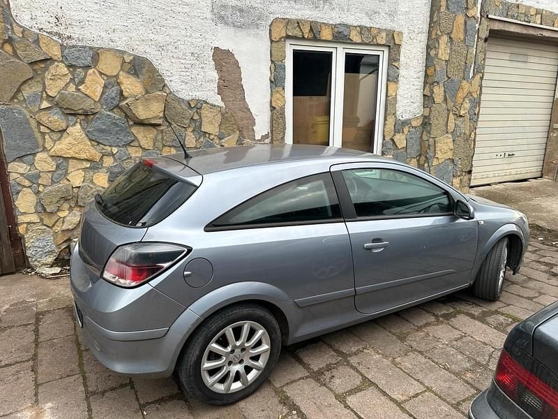 Gebraucht Opel Astra GTC 77 PS (56 kW) 2006 Silber Coupé