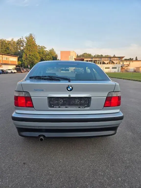 Gebraucht BMW 316 102 PS (75 kW) 1997 Silber Coupé