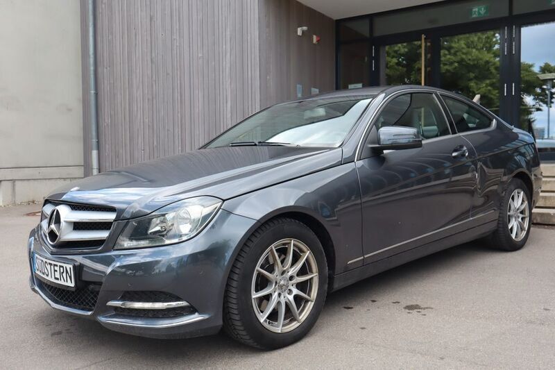 Grau Gebraucht 2012 Mercedes C220 Coupé | 5.490 € (Superpreis) - Bild 1/4