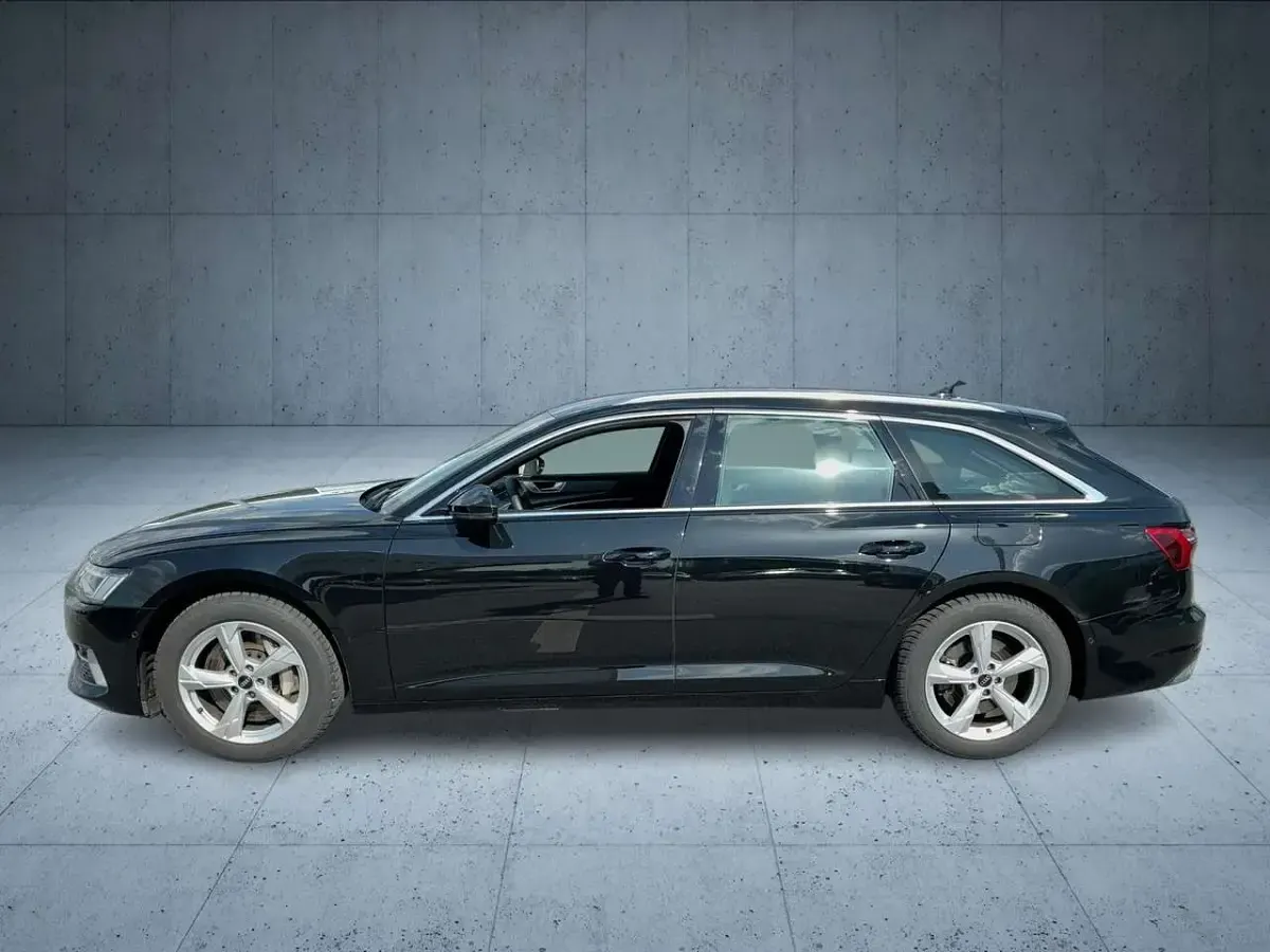 Gebraucht Audi A6 Advanced 299 PS (219 kW) 2025 Mythosschwarz metallic Kombi