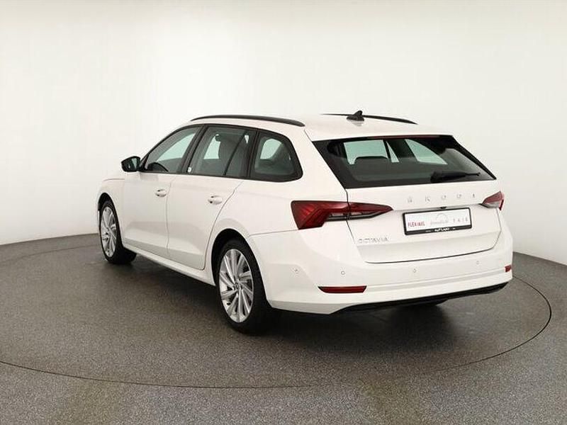Gebraucht Skoda Octavia First Edition 150 PS (110 kW) 2021 Weiss Kombi