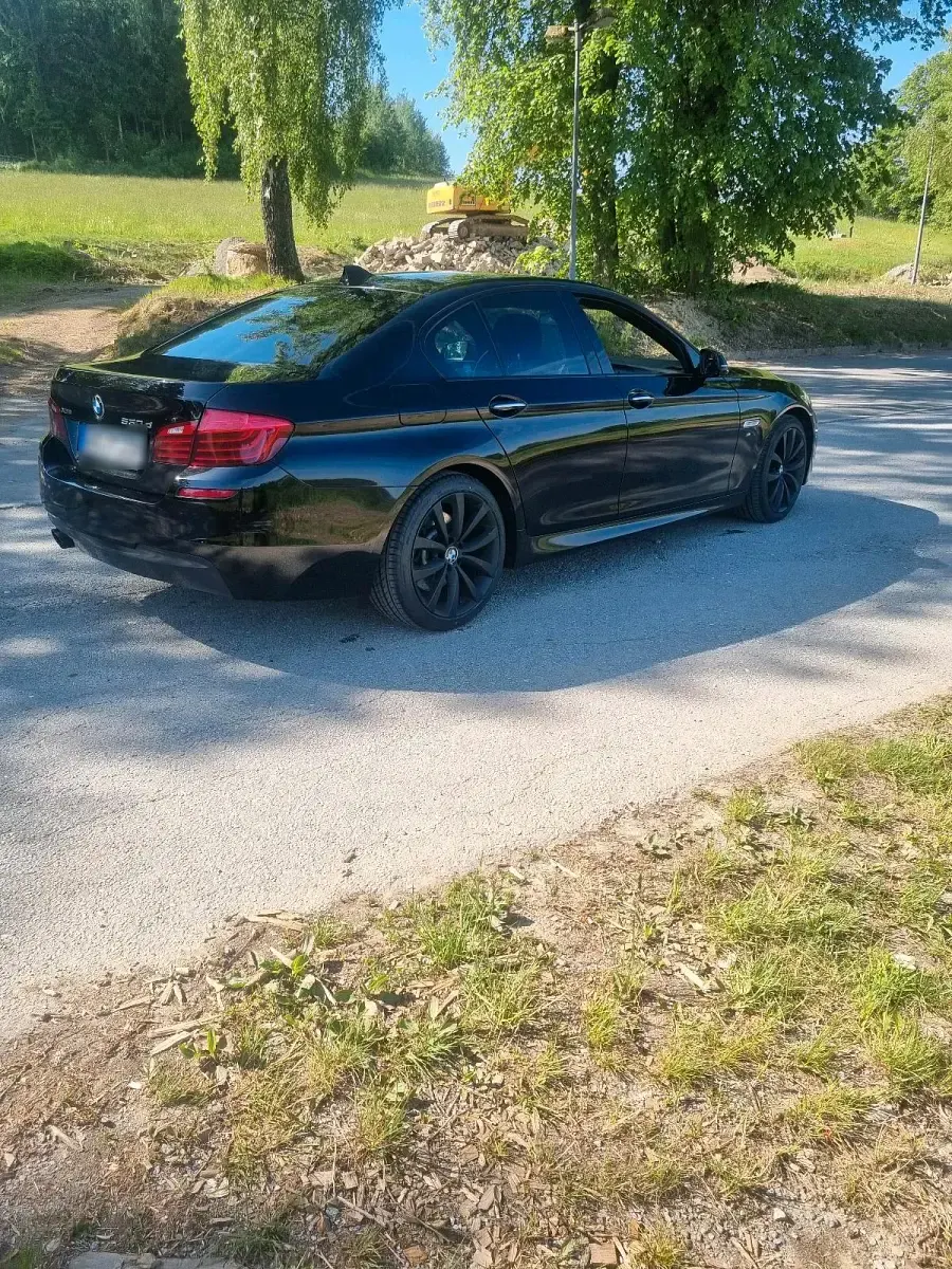 Gebraucht BMW 530 M Sport 258 PS (189 kW) 2016 Schwarz Limousine